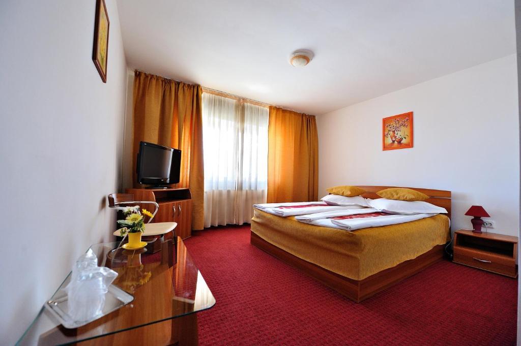 Motel Confort Floreşti エクステリア 写真