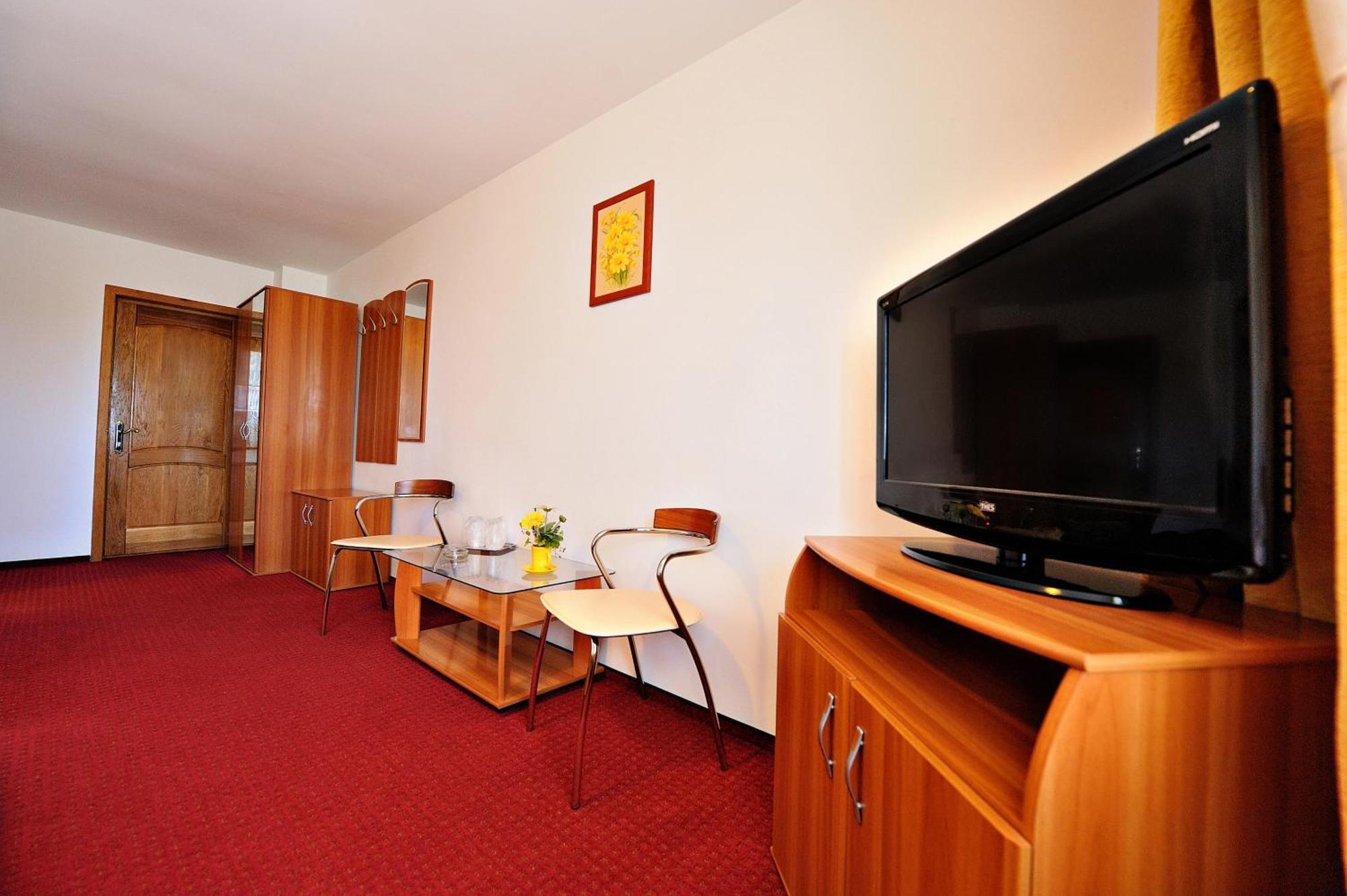 Motel Confort Floreşti エクステリア 写真